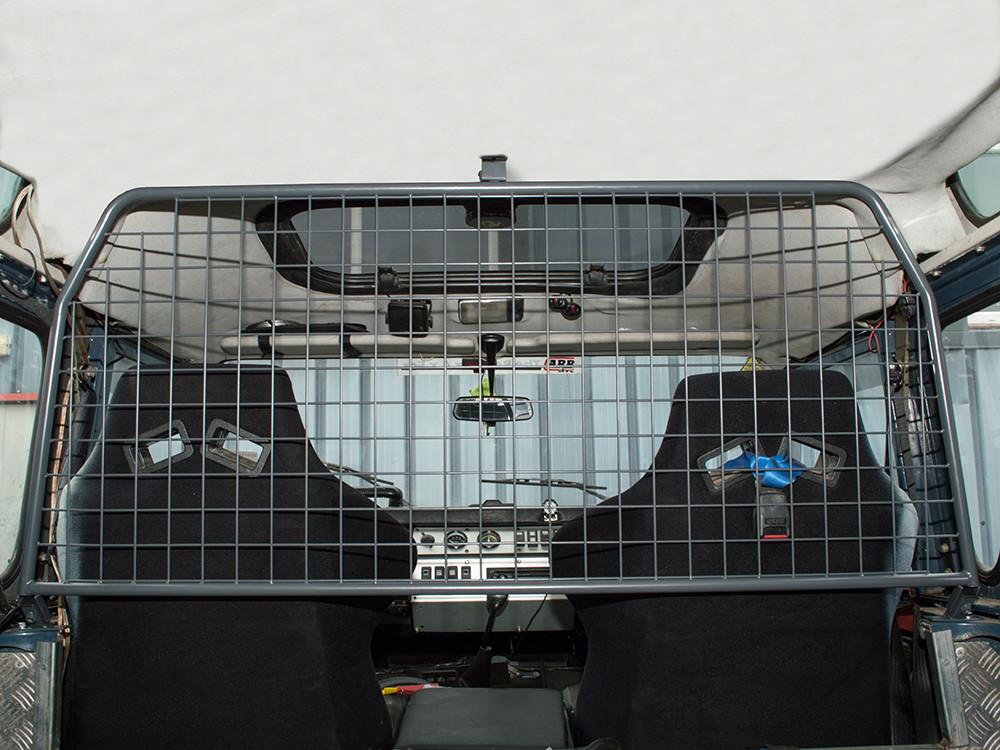 Dog Guard Half Height Mesh Type for Defender (1986-2016) Questions & Answers