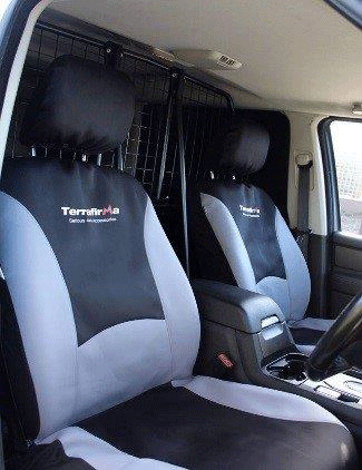 Discovery 3 & 4 Front Waterproof Seat Covers Pair Terrafirma Questions & Answers