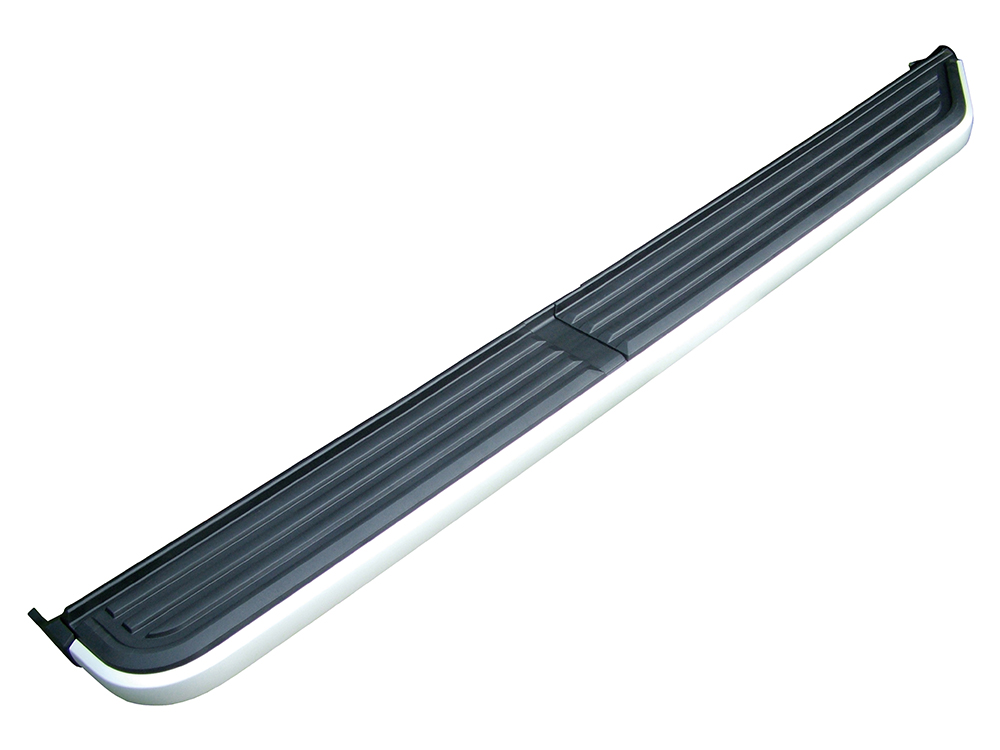 Side Steps OE Style Brushed Aluminium Trim for Discovery 4 Questions & Answers